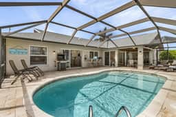 Villa Grill N' Chill, Cape Coral
