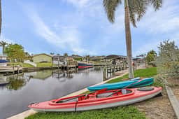 Villa Grill N' Chill, Cape Coral