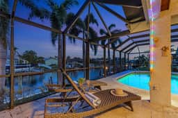 Villa Grill N' Chill, Cape Coral