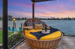 Villa Lake Life, Cape Coral