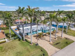 Sea Breeze Oasis - 1557 Braeburn Road