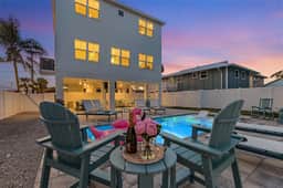 FMB - Sun Kissed Beach House - 112 Lovers Lane