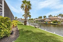 The Queen Elizabeth, Cape Coral