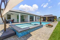 Pearlstone Retreat, Cape Coral