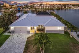 Pearo Paradise Resort, Cape Coral