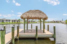 Pearo Paradise Resort, Cape Coral