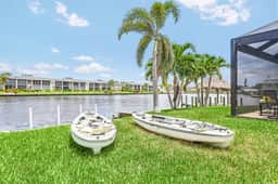 Pearo Paradise Resort, Cape Coral