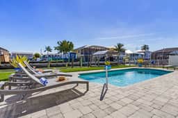 FMB - The Fabulous Flamingo - 250 Flamingo St