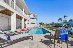 FMB - The Fabulous Flamingo - 250 Flamingo St
