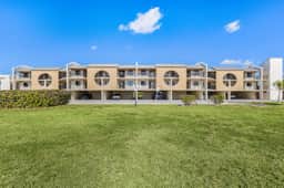 FMB - Condo Serenity by the Shore- 21480 Bay Village Dr #157