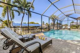 Coral Villa Getaway, Cape Coral