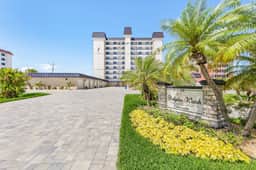FMB - Condo Dolphin Watch 203