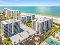 FMB - Creciente PH13 - 7146 Estero Blvd PH13