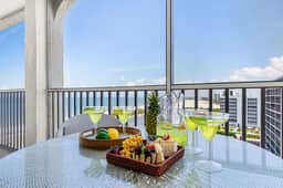 FMB - Creciente PH13 - 7146 Estero Blvd PH13