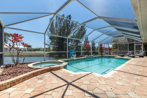 Villa On The Lake, Cape Coral