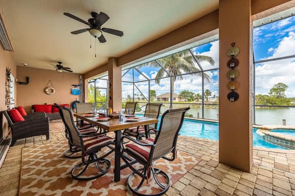 Villa Cayman, Cape Coral