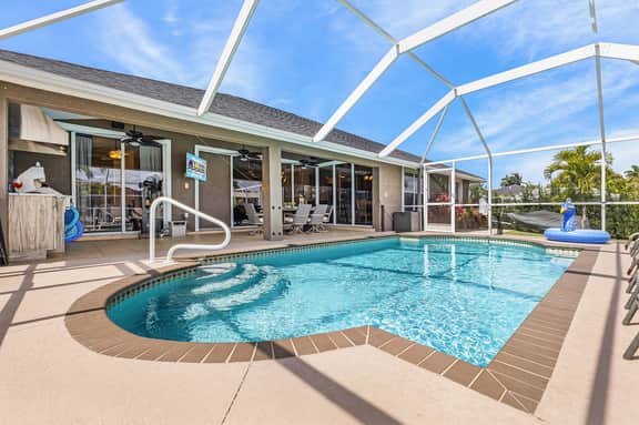 Cape Coastal, Cape Coral