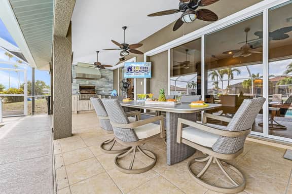 Cape Coastal, Cape Coral