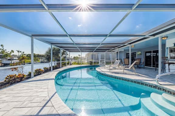 Villa Paradise by the Pool, Cape Coral