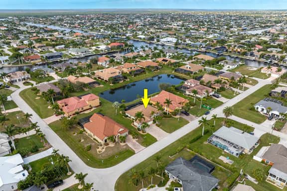 Villa Lakeside Escape, Cape Coral