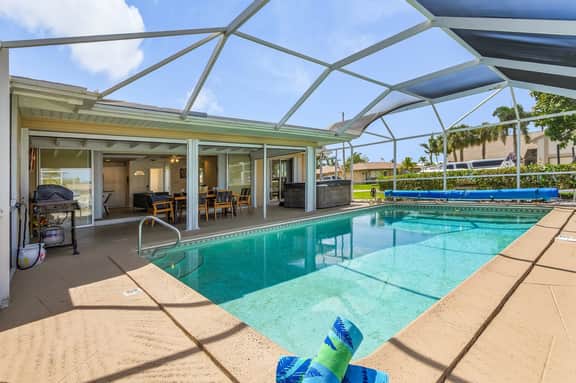 Barefeet Retreat, Cape Coral