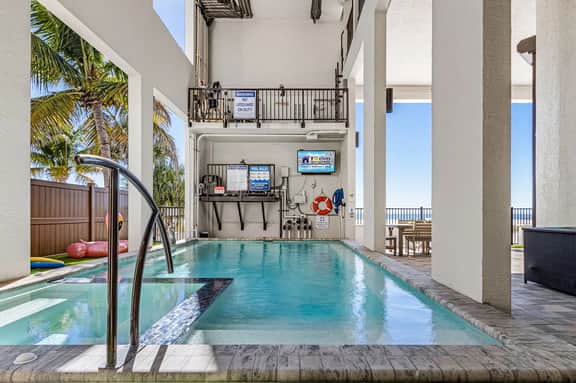 FMB - Beach Breeze - 3122 Estero Blvd