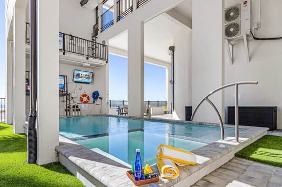FMB - Beach Breeze - 3122 Estero Blvd