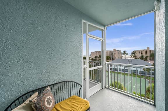 FMB - Condo Captains Bay North 401 - 6691 Estero Blvd # 401