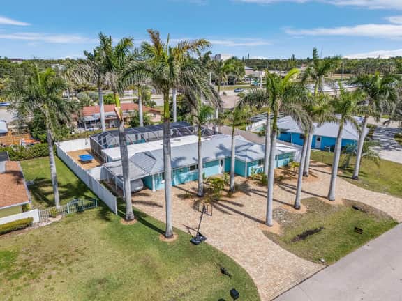 Sea Breeze Oasis - 1557 Braeburn Road