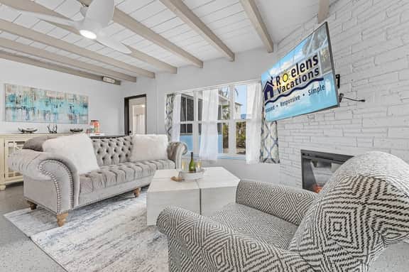 FMB - Sea-cluded Bungalow - 130 Flamingo St, Ft. Myers Beach