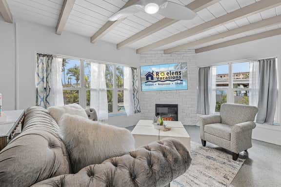 FMB - Sea-cluded Bungalow - 130 Flamingo St, Ft. Myers Beach