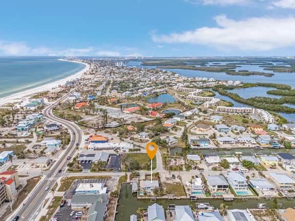 FMB - Sea-cluded Bungalow - 130 Flamingo St, Ft. Myers Beach