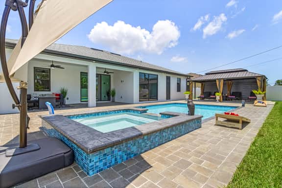 Pearlstone Retreat, Cape Coral