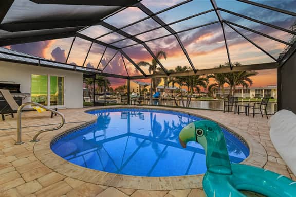 Pearo Paradise Resort, Cape Coral
