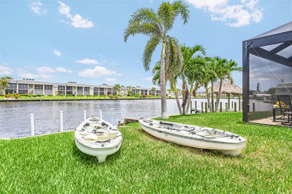 Pearo Paradise Resort, Cape Coral