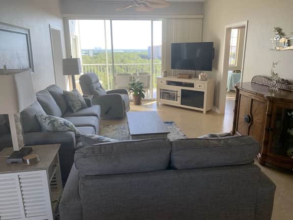 FMB-Amazing Penthouse Condo-6691 Estero Blvd #502