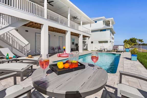 FMB - The Fabulous Flamingo - 250 Flamingo St