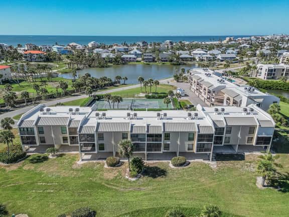 FMB - Condo Serenity by the Shore- 21480 Bay Village Dr #157
