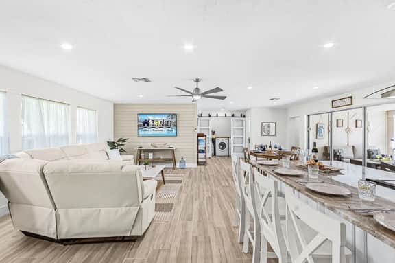 Channelside Paradise, Cape Coral