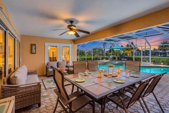 Pineapple Princess, Cape Coral - Image 5