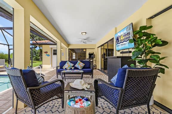 Country Club Villa, Cape Coral - Image 2