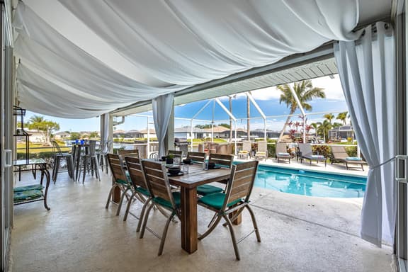 Villazo Ann, Cape Coral