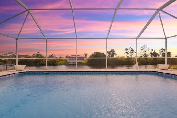Villa Wine Down, Cape Coral