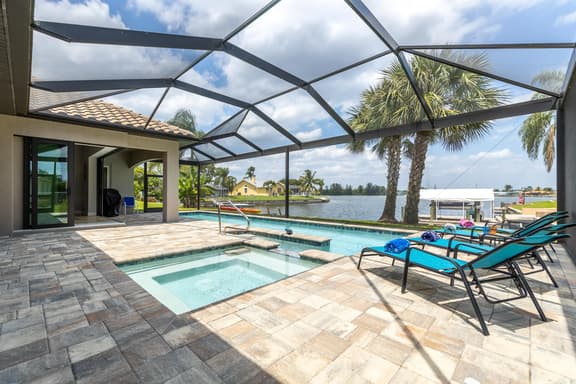 Villa Lakeside Oasis, Cape Coral