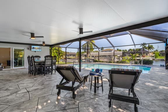 Chillax N' Waterways, Cape Coral