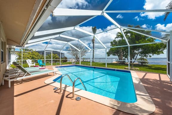 Villa Sunset Riverhouse, Cape Coral