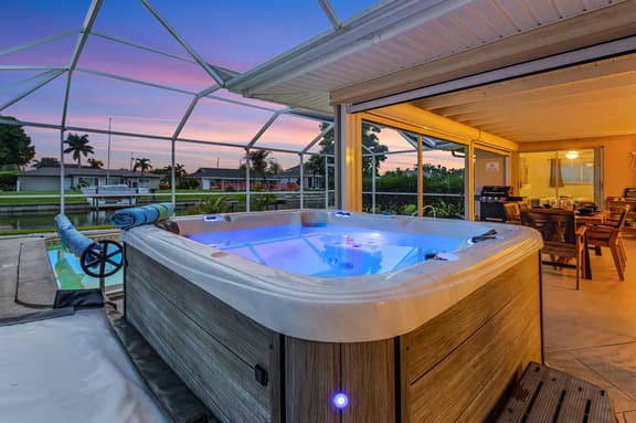 Barefeet Retreat, Cape Coral