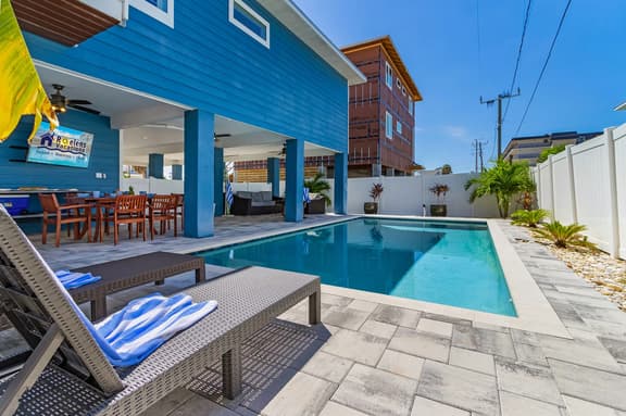 FMB - Steps Away - 127 Delmar Ave