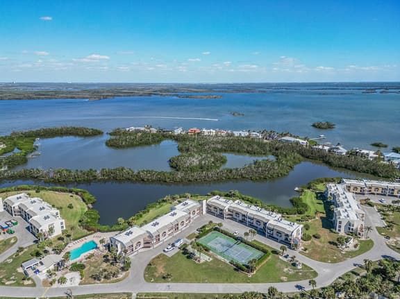 FMB - Condo Lagoon Landing - 21440 Bay Village Dr #127