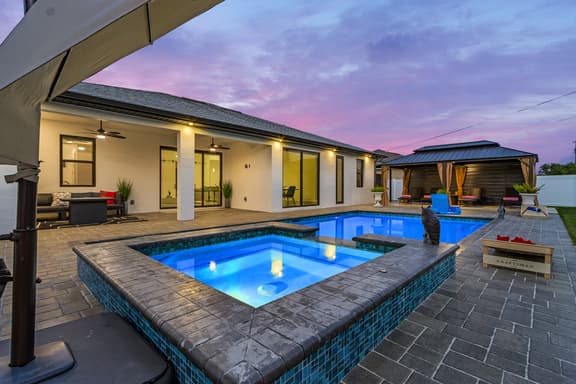 Pearlstone Retreat, Cape Coral